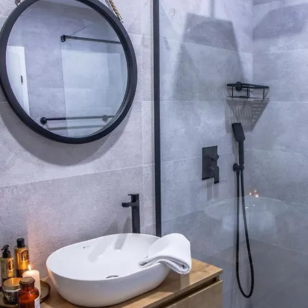 Luxury Casia With Heated Pool And Pleasent Terrace Apartment