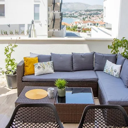Luxury Casia With Heated Pool And Pleasent Terrace *